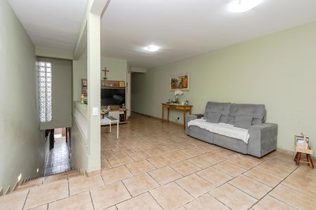 Casa para alugar com 165m², 2 quartos e 1 vaga Casa para alugar com 165m², 2 quartos e 1 vagaSala