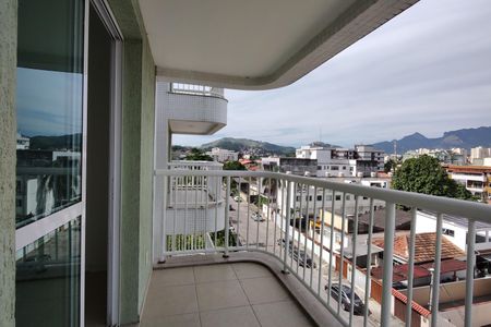 Apartamento para alugar com 63m², 2 quartos e 1 vaga Apartamento para alugar com 63m², 2 quartos e 1 vagaVaranda
