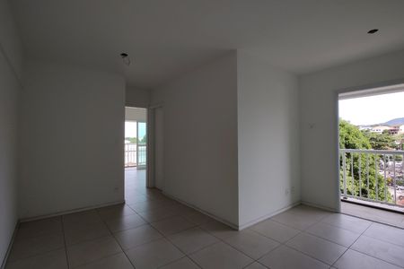 Sala de apartamento para alugar com 2 quartos, 63m² em Taquara, Rio de Janeiro
