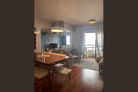 Apartamento à venda com 83m², 2 quartos e 1 vaga Apartamento à venda com 83m², 2 quartos e 1 vagaSala