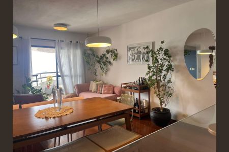 Apartamento à venda com 83m², 2 quartos e 1 vaga Apartamento à venda com 83m², 2 quartos e 1 vagaSala