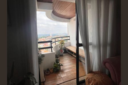 Apartamento à venda com 83m², 2 quartos e 1 vaga Apartamento à venda com 83m², 2 quartos e 1 vagaVaranda