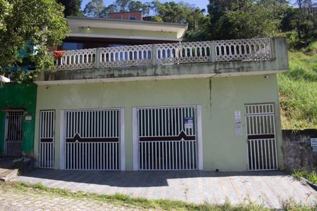 Casa para alugar com 250m², 3 quartos e 2 vagas Casa para alugar com 250m², 3 quartos e 2 vagasFachada