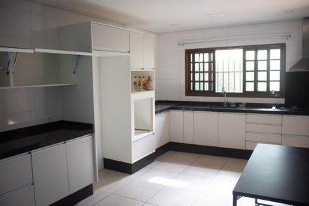 Casa para alugar com 250m², 3 quartos e 2 vagas Casa para alugar com 250m², 3 quartos e 2 vagasCozinha