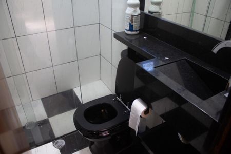 Casa para alugar com 250m², 3 quartos e 2 vagas Casa para alugar com 250m², 3 quartos e 2 vagasBanheiro