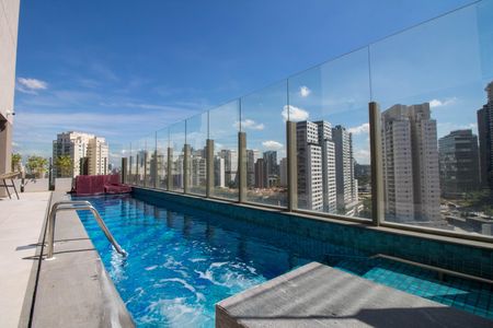 Studio à venda com 25m², 1 quarto e sem vaga Studio à venda com 25m², 1 quarto e sem vagaPiscina