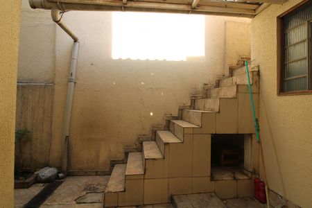 Casa à venda com 140m², 4 quartos e 2 vagasárea de serviço / quintal