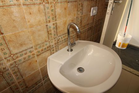 Casa à venda com 140m², 4 quartos e 2 vagasBanheiro 2