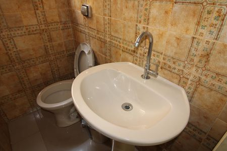 Casa à venda com 140m², 4 quartos e 2 vagasBanheiro 2