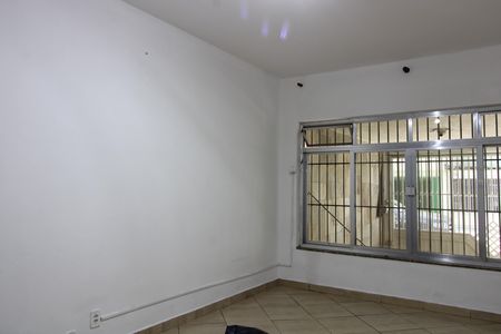 Casa à venda com 140m², 4 quartos e 2 vagasSala