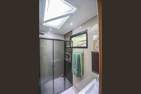 Apartamento à venda com 66m², 2 quartos e 1 vaga Apartamento à venda com 66m², 2 quartos e 1 vagaBanheiro social