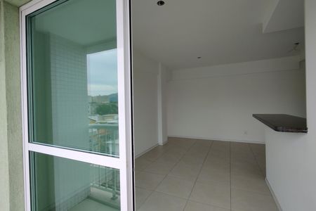 Apartamento para alugar com 70m², 2 quartos e 1 vaga Apartamento para alugar com 70m², 2 quartos e 1 vagaVaranda