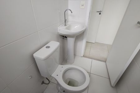 Apartamento para alugar com 70m², 2 quartos e 1 vaga Apartamento para alugar com 70m², 2 quartos e 1 vagaBanheiro da Suíte