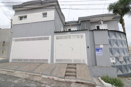 Casa para alugar com 175m², 4 quartos e 4 vagasFachada