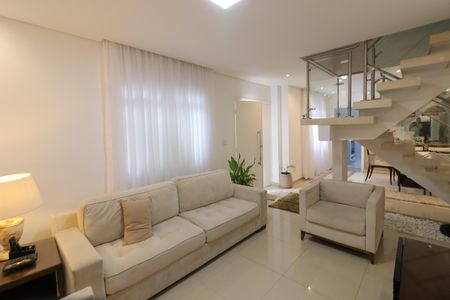 Casa para alugar com 175m², 4 quartos e 4 vagasSala