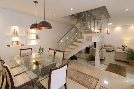 Sala de casa para alugar com 4 quartos, 175m² em Jardim das Flores, Osasco