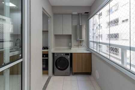 Apartamento para alugar com 42m², 2 quartos e 1 vaga Apartamento para alugar com 42m², 2 quartos e 1 vagaVaranda e Área de Serviço