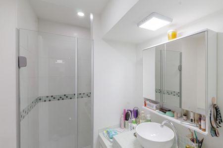 Apartamento à venda com 110m², 3 quartos e 1 vaga Apartamento à venda com 110m², 3 quartos e 1 vagaBanheiro da Suíte