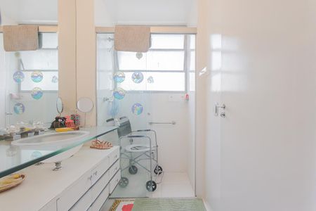 Apartamento à venda com 170m², 3 quartos e 1 vaga Apartamento à venda com 170m², 3 quartos e 1 vagaBanheiro da Suíte 2
