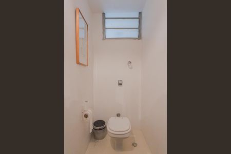 Apartamento à venda com 170m², 3 quartos e 1 vaga Apartamento à venda com 170m², 3 quartos e 1 vagaLavabo
