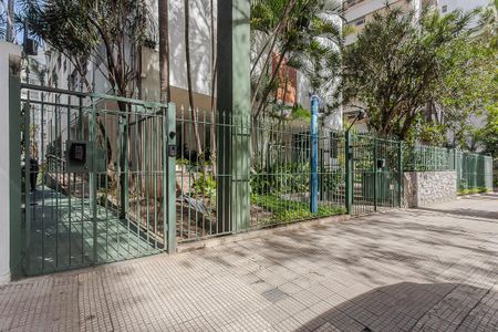 Apartamento à venda com 170m², 3 quartos e 1 vaga Apartamento à venda com 170m², 3 quartos e 1 vagaFachada
