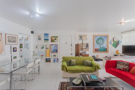Apartamento à venda com 170m², 3 quartos e 1 vaga Apartamento à venda com 170m², 3 quartos e 1 vagaSala