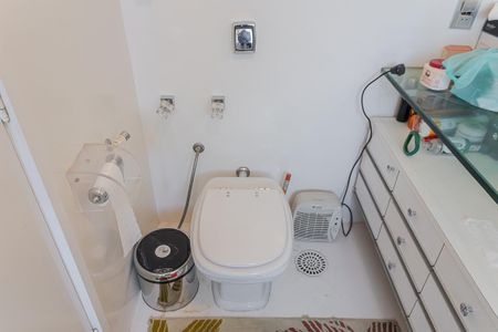 Apartamento à venda com 170m², 3 quartos e 1 vaga Apartamento à venda com 170m², 3 quartos e 1 vagaBanheiro da Suíte 2