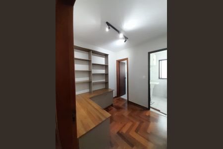 Apartamento para alugar com 119m², 4 quartos e 2 vagasQuarto