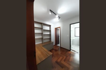 Apartamento para alugar com 119m², 4 quartos e 2 vagasQuarto