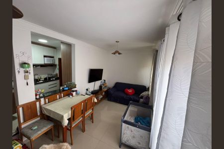 Sala de casa de condomínio à venda com 3 quartos, 90m² em Cupecê, São Paulo