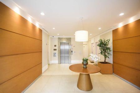 Apartamento à venda com 49m², 2 quartos e 1 vaga Apartamento à venda com 49m², 2 quartos e 1 vagaHall Social
