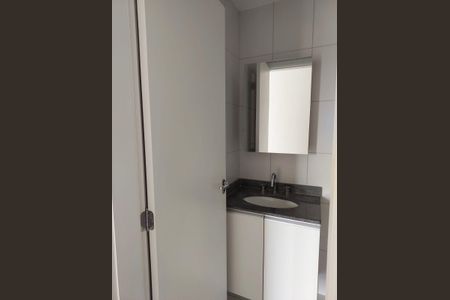 Apartamento à venda com 53m², 2 quartos e 1 vaga Apartamento à venda com 53m², 2 quartos e 1 vagaBanheiro