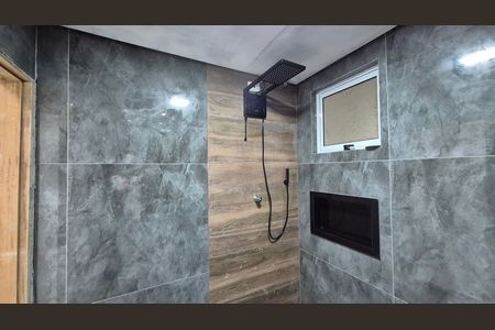 Casa à venda com 100m², 2 quartos e 2 vagasBanheiro 