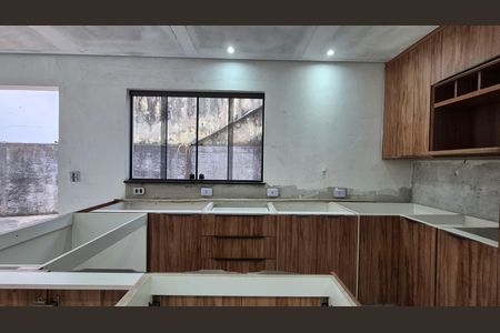 Casa à venda com 100m², 2 quartos e 2 vagasCozinha 
