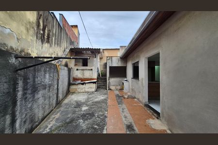 Casa à venda com 100m², 2 quartos e 2 vagasÁrea externa 