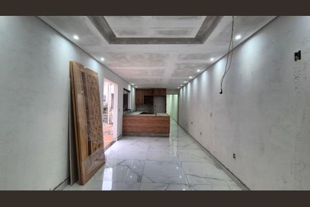 Casa à venda com 100m², 2 quartos e 2 vagasSala 