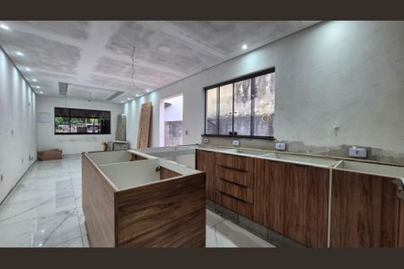 Casa à venda com 100m², 2 quartos e 2 vagasCozinha 