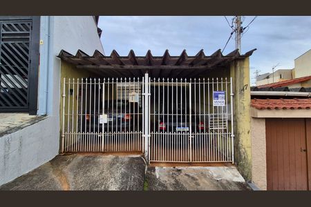 Casa à venda com 100m², 2 quartos e 2 vagasFachada 