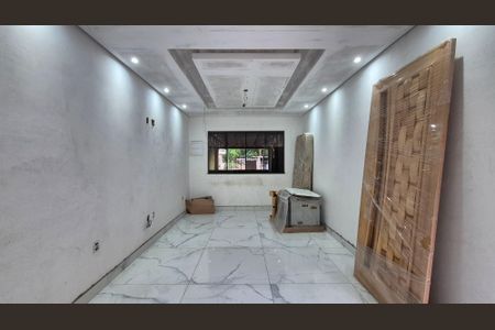 Casa à venda com 100m², 2 quartos e 2 vagasSala 