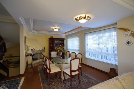 Sala de casa para alugar com 4 quartos, 249m² em Espírito Santo, Porto Alegre