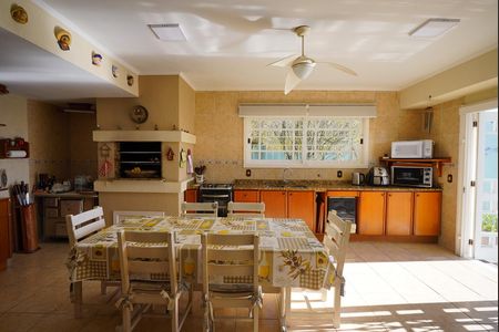 Casa para alugar com 249m², 4 quartos e 2 vagas Casa para alugar com 249m², 4 quartos e 2 vagasCozinha 2