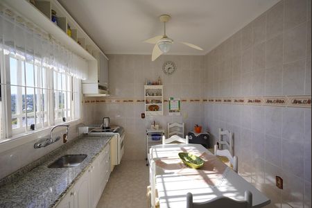 Casa para alugar com 249m², 4 quartos e 2 vagas Casa para alugar com 249m², 4 quartos e 2 vagasCozinha