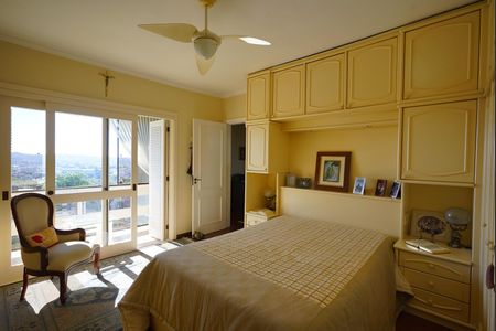 Suite de casa para alugar com 4 quartos, 249m² em Espírito Santo, Porto Alegre