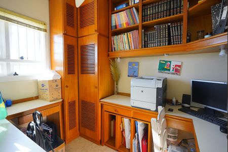 Casa para alugar com 249m², 4 quartos e 2 vagas Casa para alugar com 249m², 4 quartos e 2 vagasQuarto de serviço