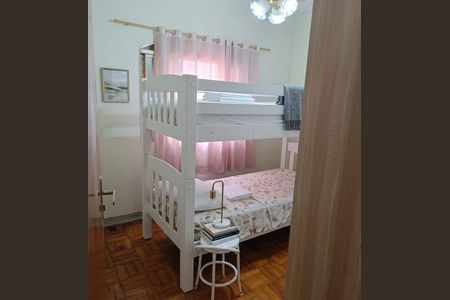 Casa à venda com 180m², 2 quartos e 2 vagas Casa à venda com 180m², 2 quartos e 2 vagasQuarto