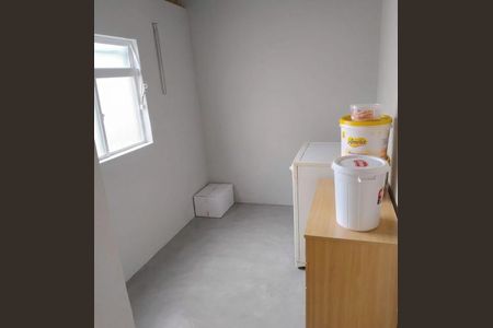 Casa à venda com 180m², 2 quartos e 2 vagas Casa à venda com 180m², 2 quartos e 2 vagasQuarto