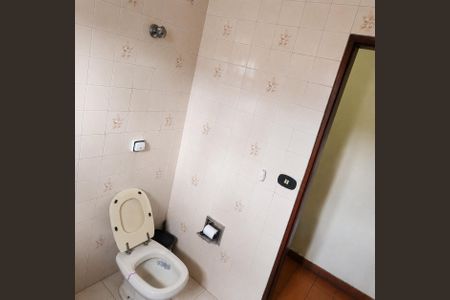 Casa à venda com 180m², 2 quartos e 2 vagas Casa à venda com 180m², 2 quartos e 2 vagasBanheiro