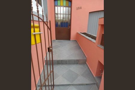 Casa à venda com 180m², 2 quartos e 2 vagas Casa à venda com 180m², 2 quartos e 2 vagasÁrea Externa