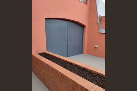 Casa à venda com 180m², 2 quartos e 2 vagas Casa à venda com 180m², 2 quartos e 2 vagasÁrea Externa