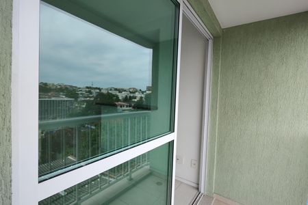 Apartamento para alugar com 60m², 2 quartos e 1 vaga Apartamento para alugar com 60m², 2 quartos e 1 vagaVaranda